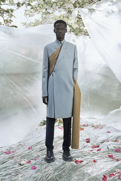 Look 24